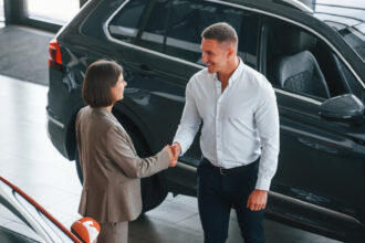 Achat de voiture neuve : pourquoi bien choisir son assurance ?